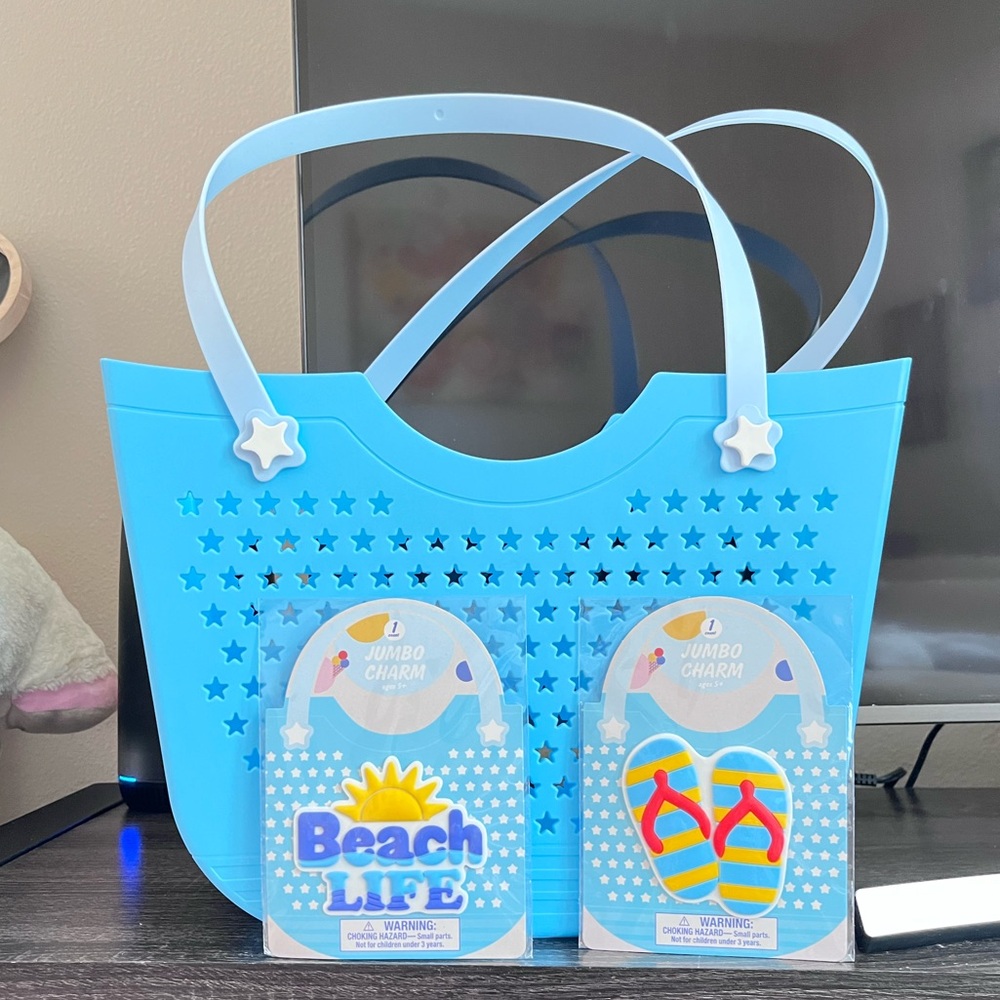Target bullseye Bag and Charms.☀️